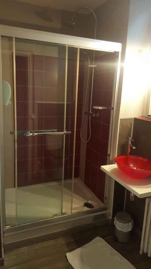 מאיין Hotel Des Voyageurs מראה חיצוני תמונה