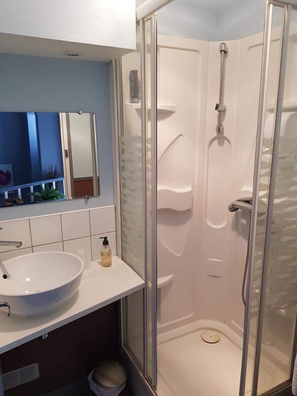 מאיין Hotel Des Voyageurs מראה חיצוני תמונה