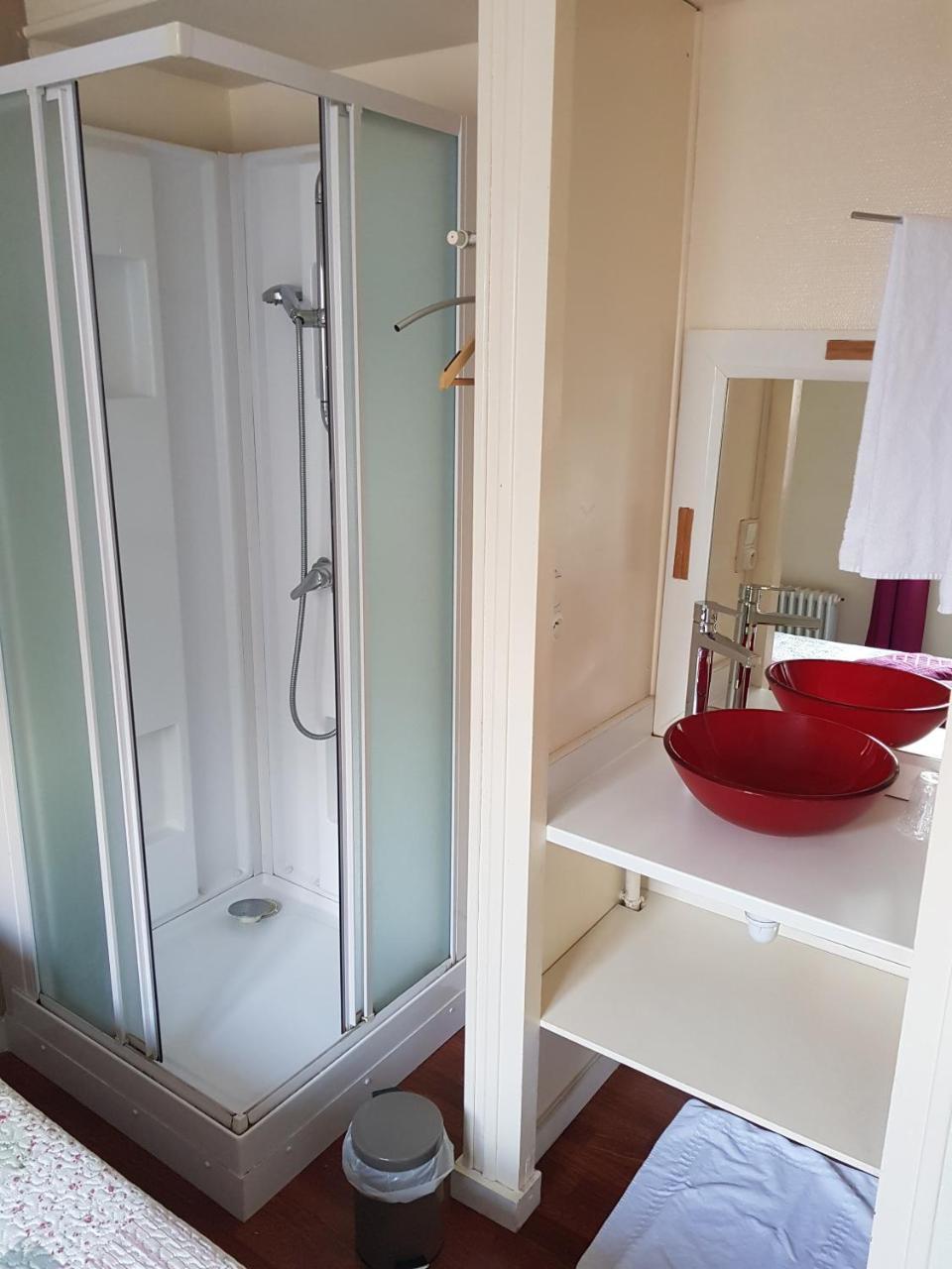 מאיין Hotel Des Voyageurs מראה חיצוני תמונה